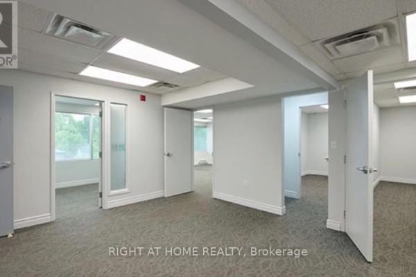 303 - 170 Sheppard Avenue E, Toronto, ON M2N3A4 Photo 5