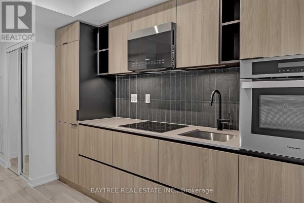 303 - 2 Augusta Avenue, Toronto, ON M5V0T3 Photo 5