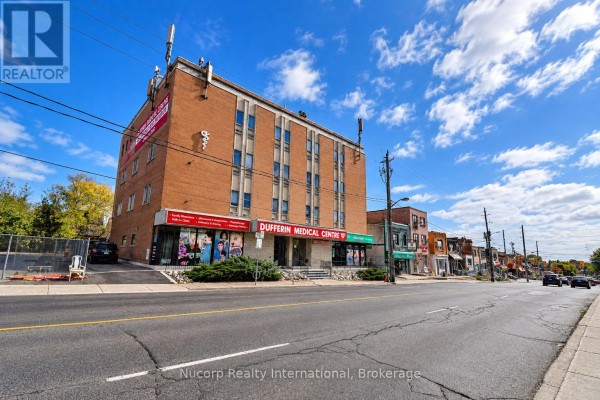 303 - 2045 Dufferin Street, Toronto, ON M6E3R4 Photo 2