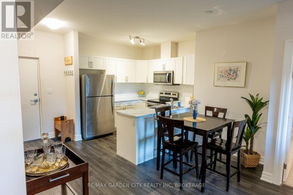 303 - 212 Lakeport Road, St  Catharines, ON, photo 3