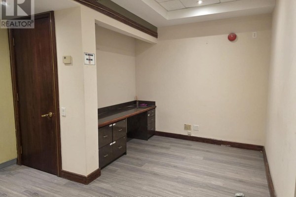 303 - 250 Sheppard Avenue E, Toronto, ON M2N6M9 Photo 5