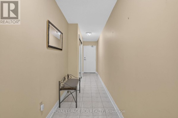 Kitchen - 303 - 3650 Kaneff Crescent, Mississauga, ON L5A4A1 Photo 3