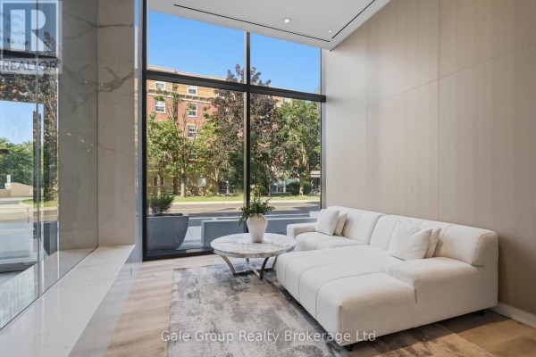 303 - 370 Martha Street, Burlington, ON L7R0G9 Photo 4