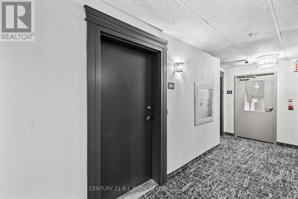 303 - 41 Ferndale Drive S, Barrie, ON, photo 3