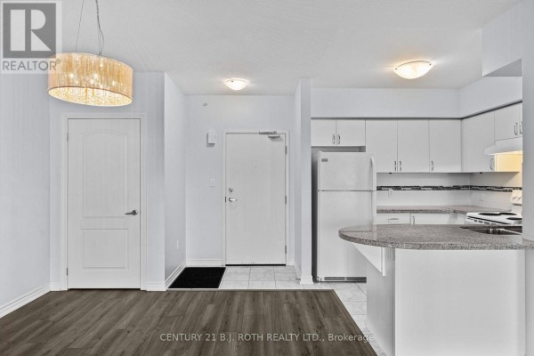 Bedroom - 303 - 41 Ferndale Drive S, Barrie, ON L4N5T6 Photo 4