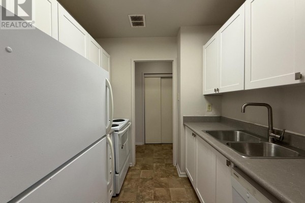 303 - 49 Leaside Drive, St  Catharines, ON, photo 3