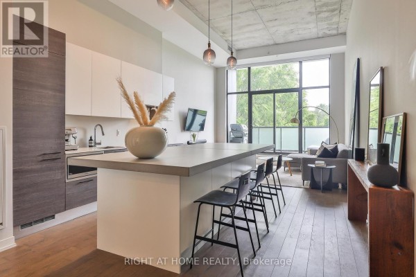 Kitchen - 303 - 530 Indian Grove, Toronto, ON M6P0B3 Photo 3