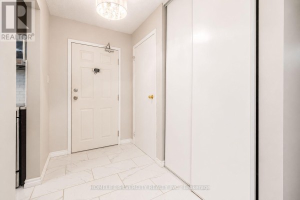 Primary Bedroom - 303 - 733 Deveron Crescent, London South, ON N5Z4X7 Photo 4
