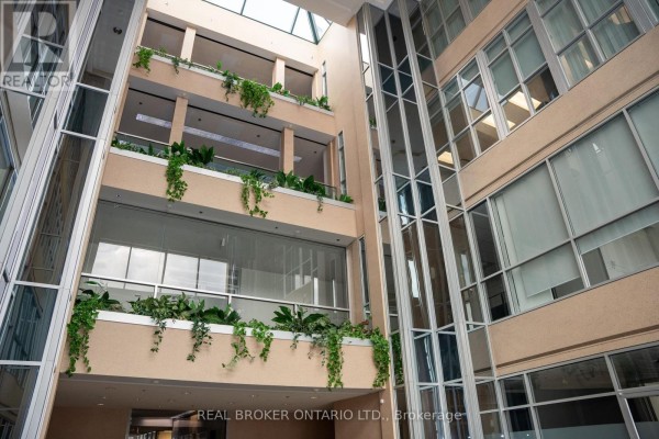 303 - 989 Derry Road, Mississauga, ON L5T2J8 Photo 4