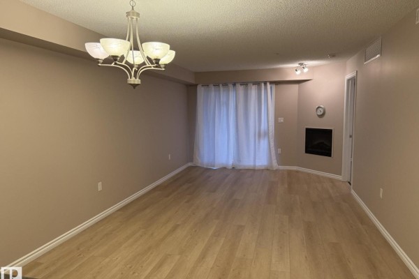 Bedroom 2 - #303 10118 106 Av Nw, Edmonton, AB T5H0B8 Photo 4