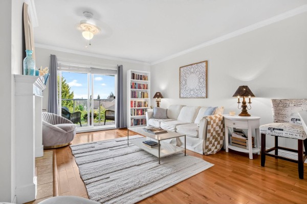 303 1500 Merklin Street, White Rock, BC V4B4C5 Photo 2