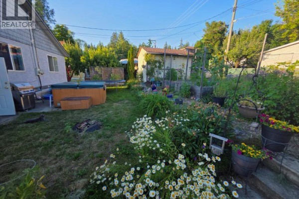 Laundry room - 303 1st Avenue Nw, Nakusp, BC V0G1R0 Photo 2