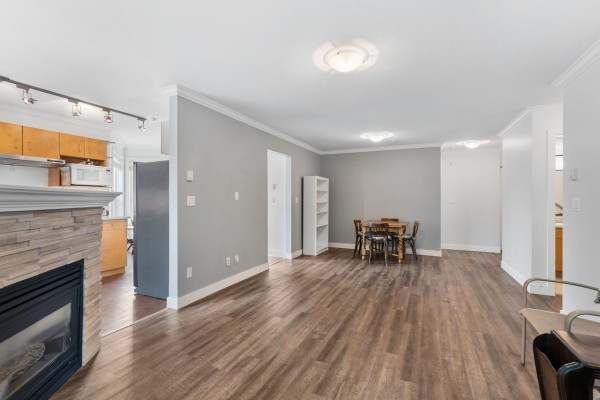 303 20239 Michaud Crescent, Langley, BC V3A8L1 Photo 4