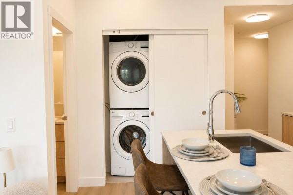 303 245 Bewicke Avenue, North Vancouver, BC V7M0H5 Photo 5