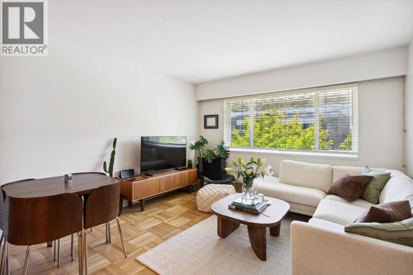 303 2469 Cornwall Avenue, Vancouver, BC V6K1B9 Photo 3