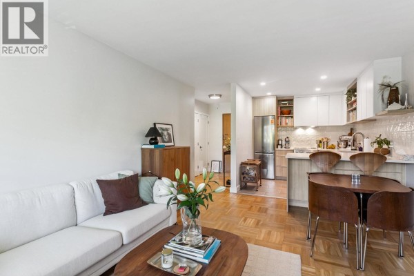 303 2469 Cornwall Avenue, Vancouver, BC V6K1B9 Photo 5