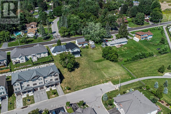 Den - 303-307 Donald B Munro Drive, Ottawa, ON K0A1L0 Photo 2