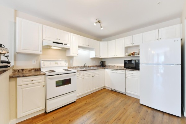 303 3174 Gladwin Road, Abbotsford, BC V2T5T5 Photo 4