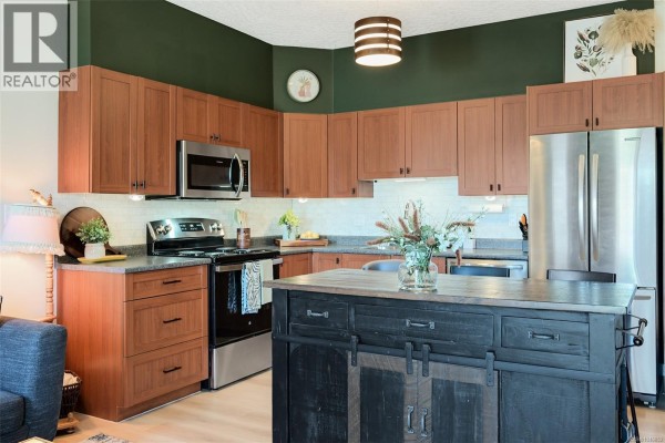 Living room - 303 383 Wale Rd, Colwood, BC V9B2P9 Photo 5