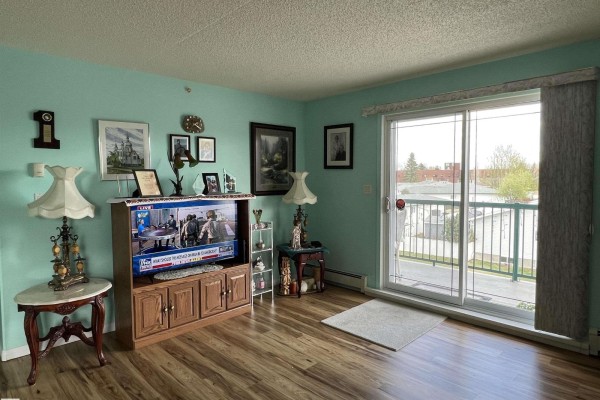 Primary Bedroom - #303 4004 47 St, Drayton Valley, AB T7A0A2 Photo 4