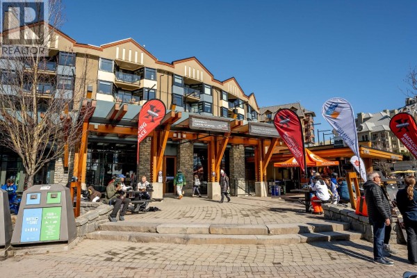 303 4280 Mountain Square, Whistler, BC V8E1B9 Photo 3