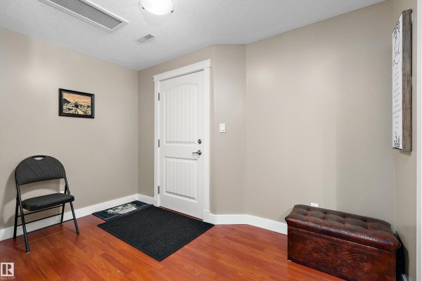 Dining room - #303 5401 37a Av, Wetaskiwin, AB T9A1H9 Photo 2