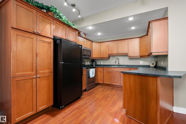 Primary Bedroom - #303 5401 37a Av, Wetaskiwin, AB T9A1H9 Photo 4