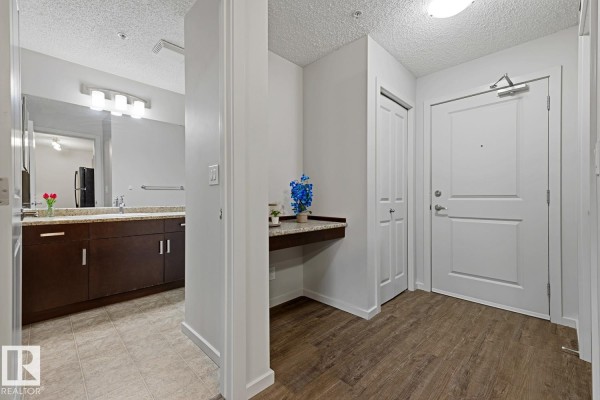 #303 5521 7 Av Sw, Edmonton, AB T6X2A8 Photo 5