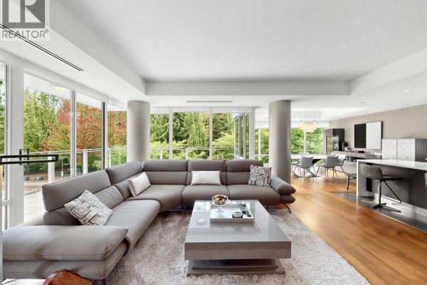 303 5838 Berton Avenue, Vancouver
