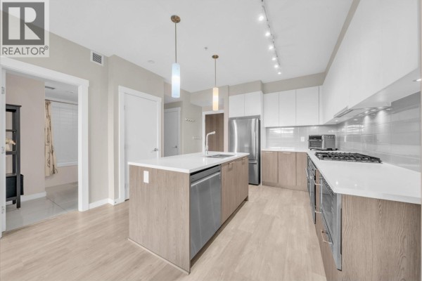 303 625 E 3rd Street, North Vancouver, BC V7L0G3 Photo 4