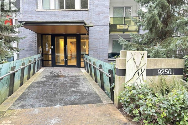 303 9250 University High Street, Burnaby, BC, photo 2