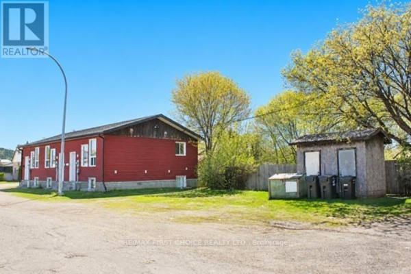 303 Frederica Street W, Thunder Bay, ON P7E3W4 Photo 2