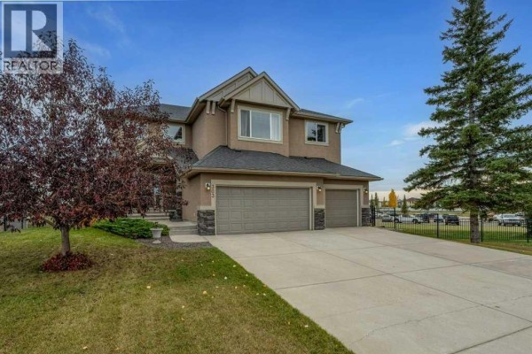 303 Lakeside Greens Drive, Chestermere, AB, photo 2