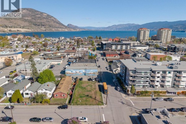 303 Nanaimo Avenue W, Penticton, BC V2A1N8 Photo 4