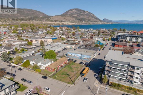 303 Nanaimo Avenue W, Penticton, BC V2A1N8 Photo 5
