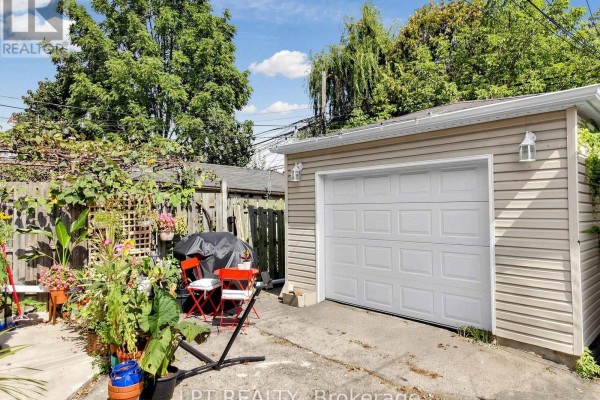 Bedroom - 303 Oakwood Avenue, Toronto, ON M6E2V3 Photo 3