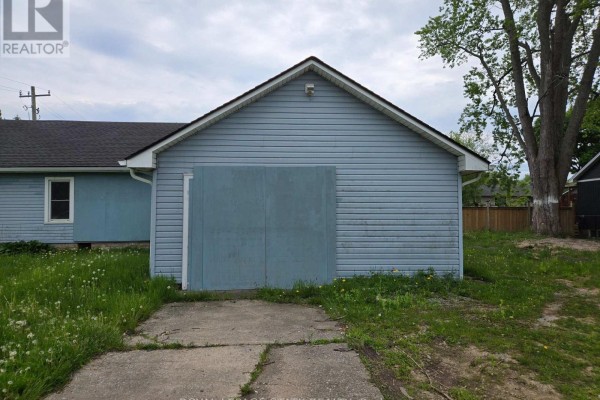 303 Ridge Road S, Fort Erie, ON, photo 2