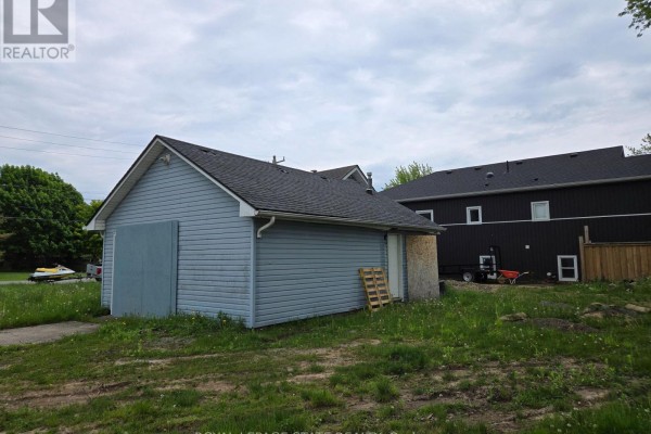 303 Ridge Road S, Fort Erie, ON, photo 3