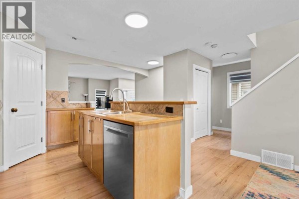 2pc Bathroom - 303 Saddlebrook Way Ne, Calgary, AB T3J0B4 Photo 4