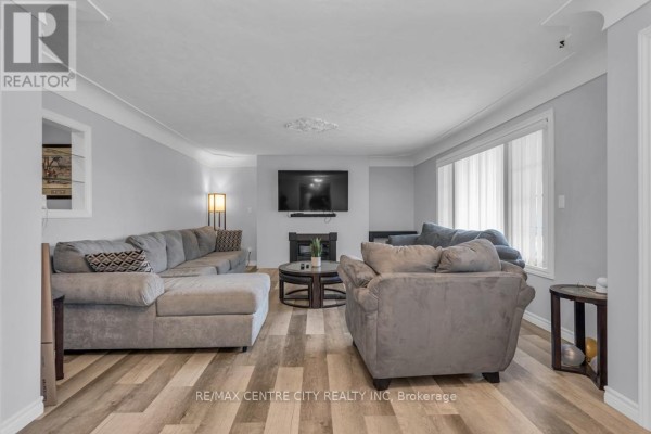 Bedroom - 303 Simcoe Street, Tillsonburg, ON N4G2J5 Photo 5