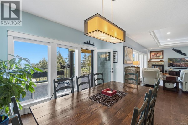 Living room - 3030 Dolphin Dr, Nanoose Bay, BC V9P9J3 Photo 5