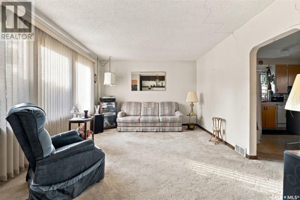 Bedroom - 3030 Elphinstone Street, Regina, SK S4S2A5 Photo 3