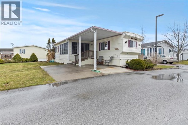Living room - 3033 Townline Road Unit# 347, Fort Erie, ON L0S1S1 Photo 3