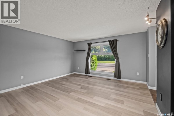 Bedroom - 3035 Dunn Drive, Prince Albert, SK S6V6Y5 Photo 4
