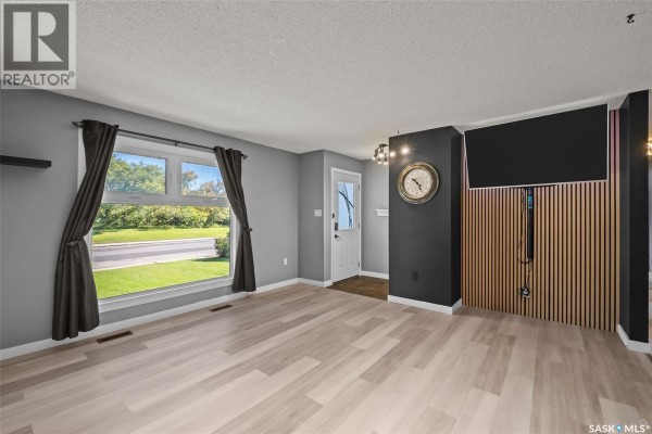 Bedroom - 3035 Dunn Drive, Prince Albert, SK S6V6Y5 Photo 5