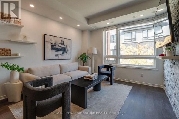 Kitchen - 304 - 1150 Briar Hill Avenue, Toronto, ON M6B0A9 Photo 2