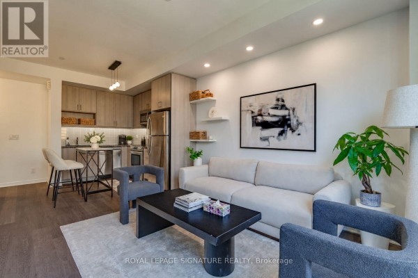 Bedroom - 304 - 1150 Briar Hill Avenue, Toronto, ON M6B0A9 Photo 4