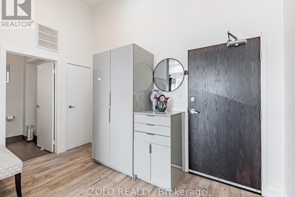 Kitchen - 304 - 1842 Queen Street E, Toronto, ON M4L6T3 Photo 3