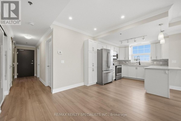 Primary Bedroom - 304 - 21 Brookhouse Drive, Clarington, ON L1B0V4 Photo 5