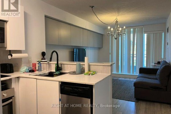 304 - 2119 Lakeshore Boulevard W, Toronto, ON M8V4E8 Photo 3